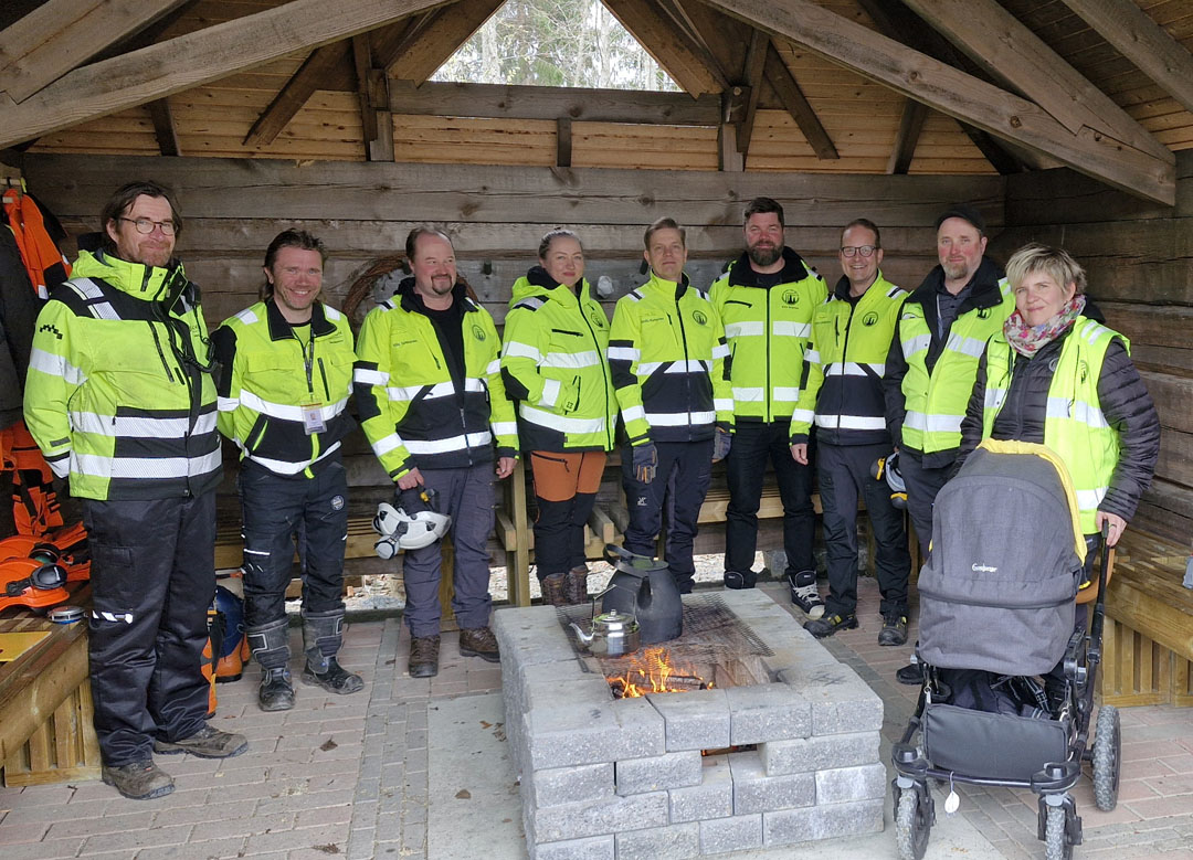 Seppälä ja Saarikko kodalla